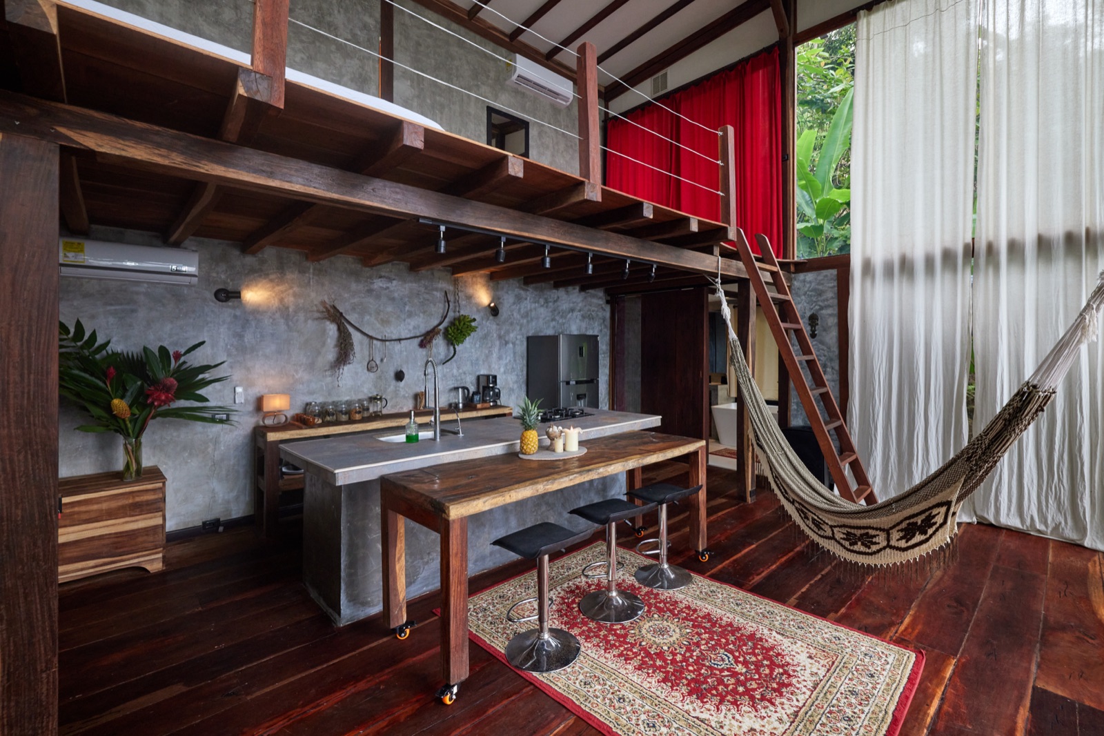 Living room with kitchen, La Señorita